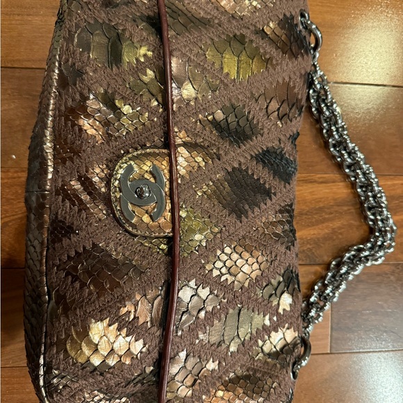 CHANEL Brown snake skin Patterned Shoulder Bag - Picture 1 of 5